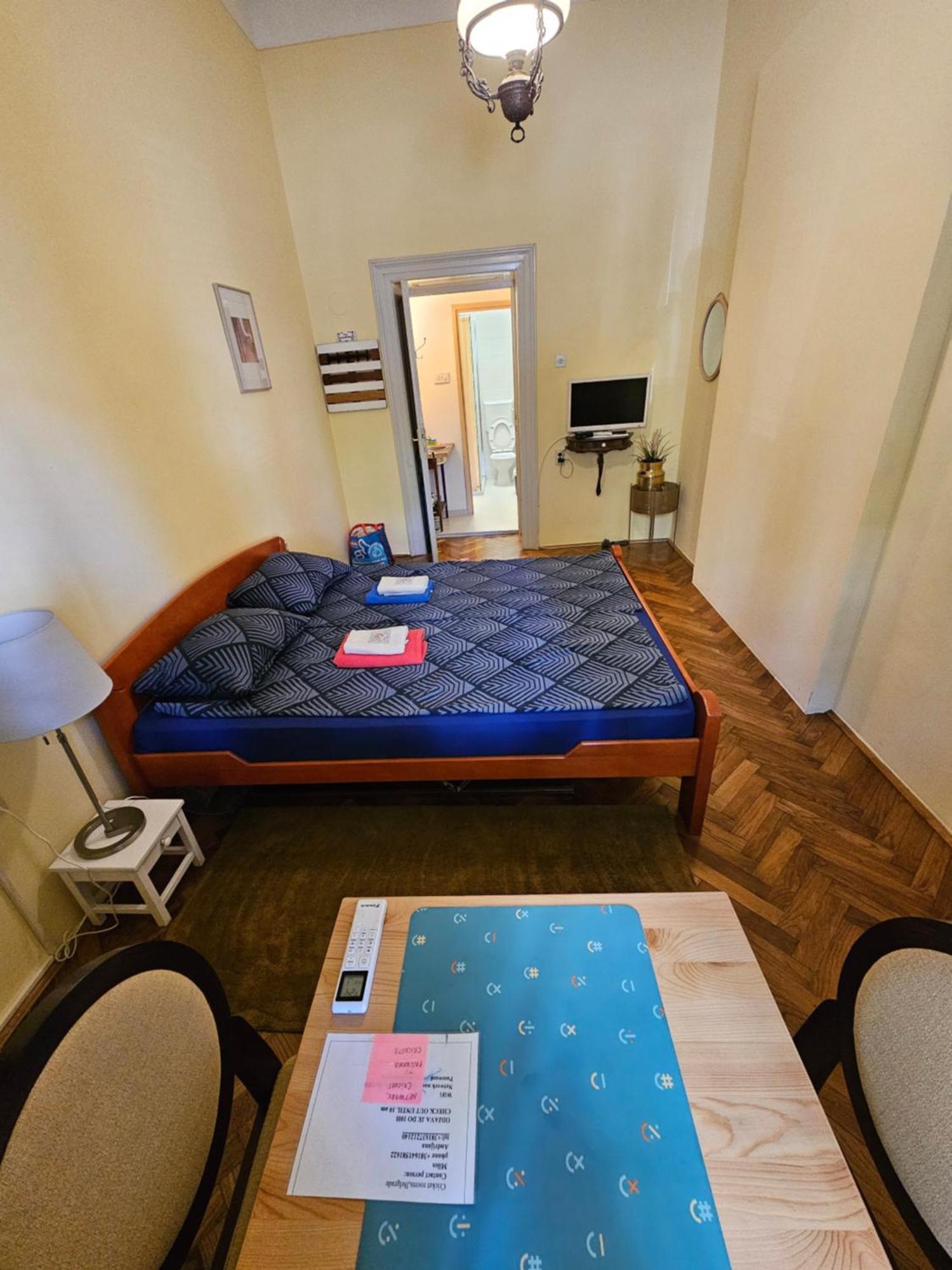 Cricket 2 Hostel Beograd Bagian luar foto