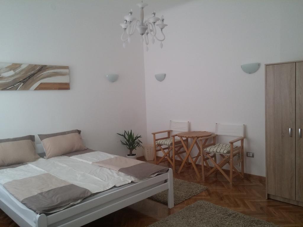 Cricket 2 Hostel Beograd Ruang foto